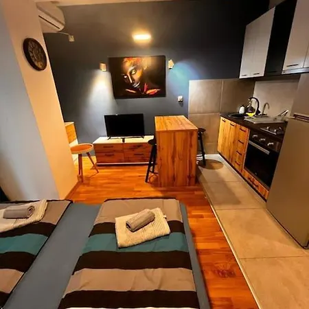 Tokyo Apartment *