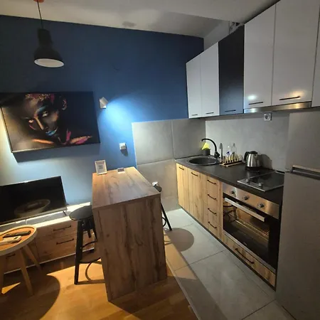 Tokyo Apartment *